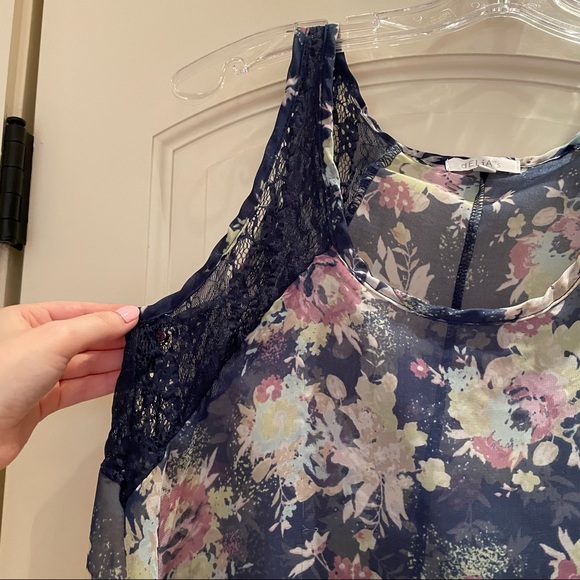 Floral Blouse - Picture 2 of 6